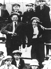 1910: Walt (right) with Walt Pfeiffer and friends at Benton grammar School